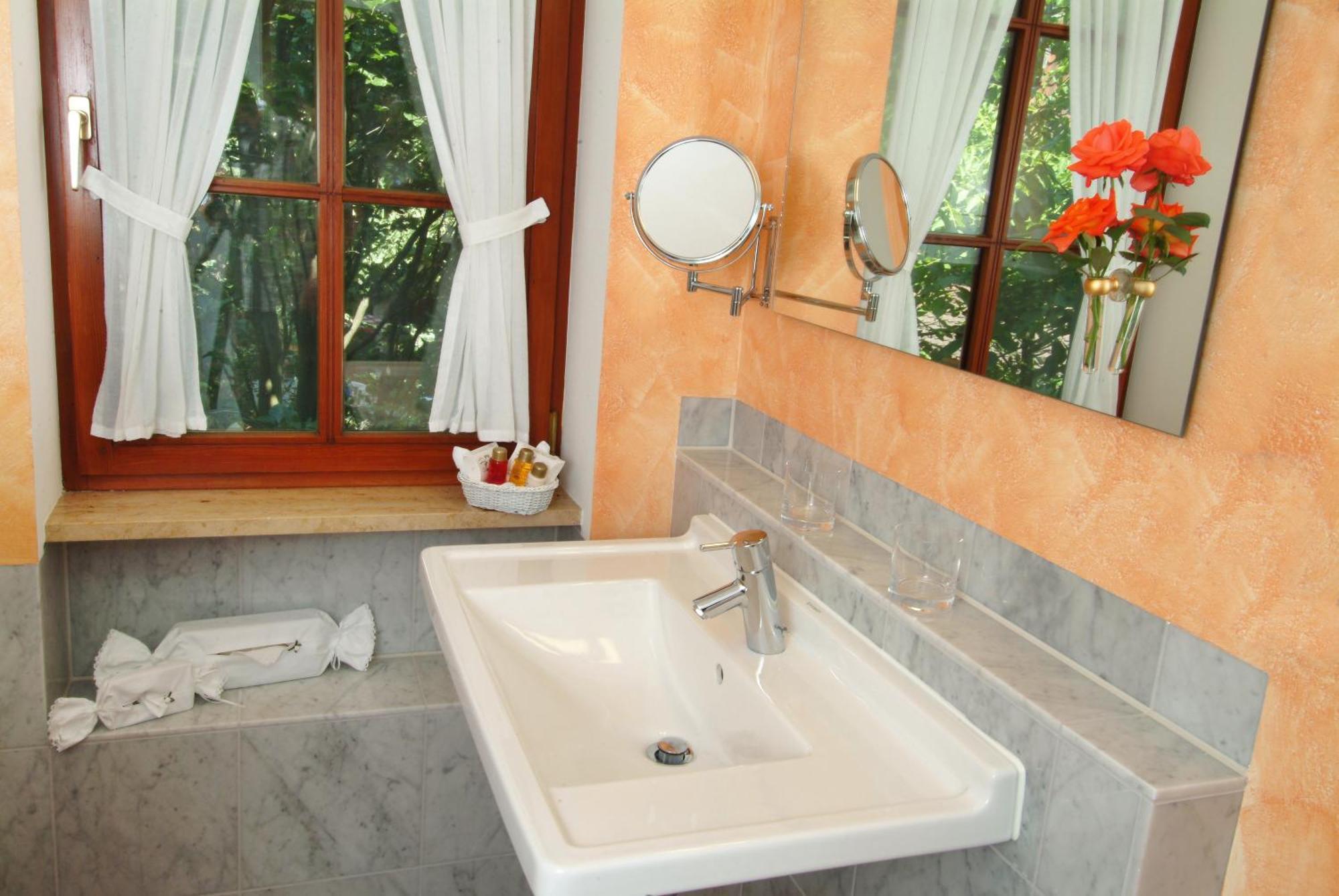 Hotel Leicht Biebelried Dış mekan fotoğraf