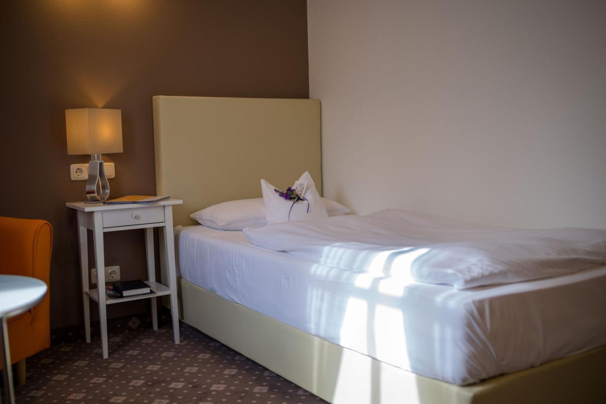 Hotel Leicht Biebelried Dış mekan fotoğraf
